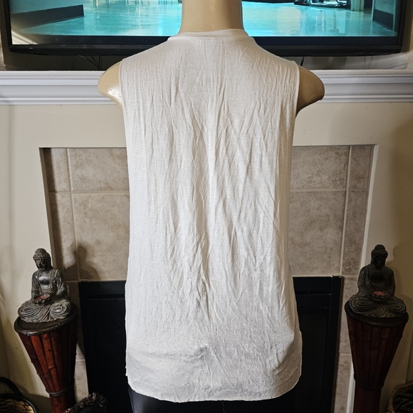 Never Worn. Graphic White Muscle Tank. Size Small. - Picture 4 of 5